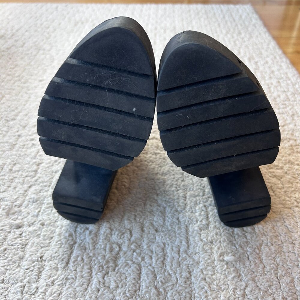 F21 Black Velvet Platform Heeled Booties - Picture 8 of 9